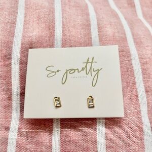 ✨EUC✨ White Topaz stud Earrings by So Pretty Cara Cotter